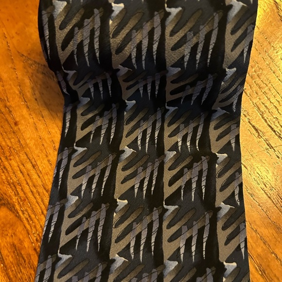 J. Garcia Mens 100% Silk Tie Chicken & Cat Collection Eighteen - Picture 3 of 6